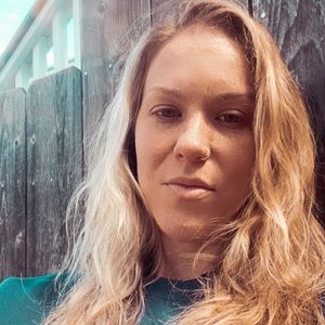 Meet your Posher, Hallie